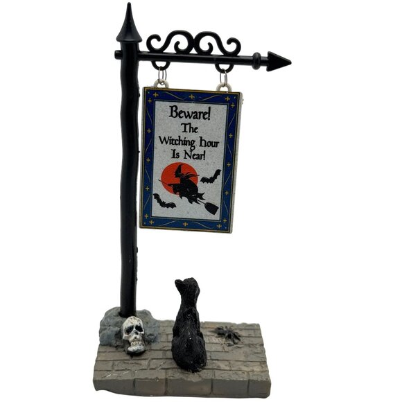 Lemax Spooky Town The Witching Hour Street Post Sign Black Cat Skull Halloween - Picture 1 of 9